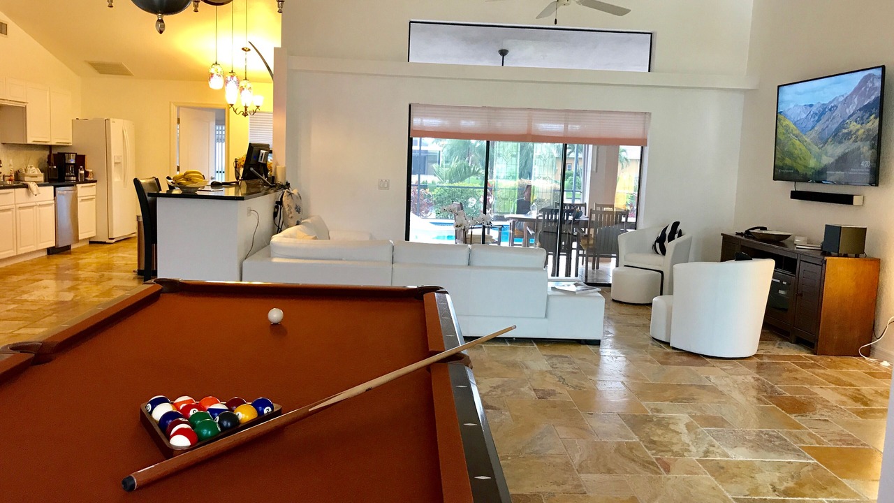 Photo of Livingroom in Pelican