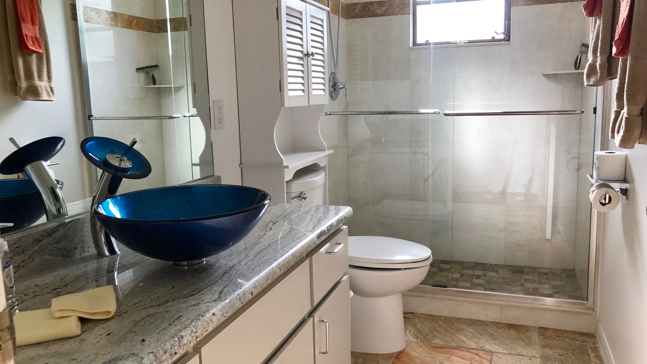 Photo of Bathroom in Pelican
