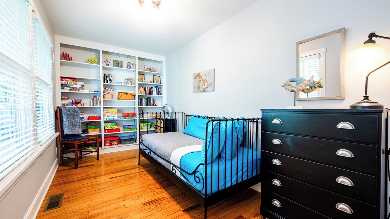 Photo of Bedroom in Lakeside