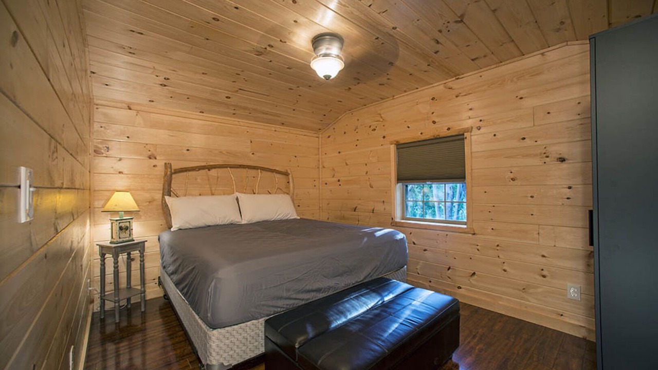 Photo of Bedroom in Inlet