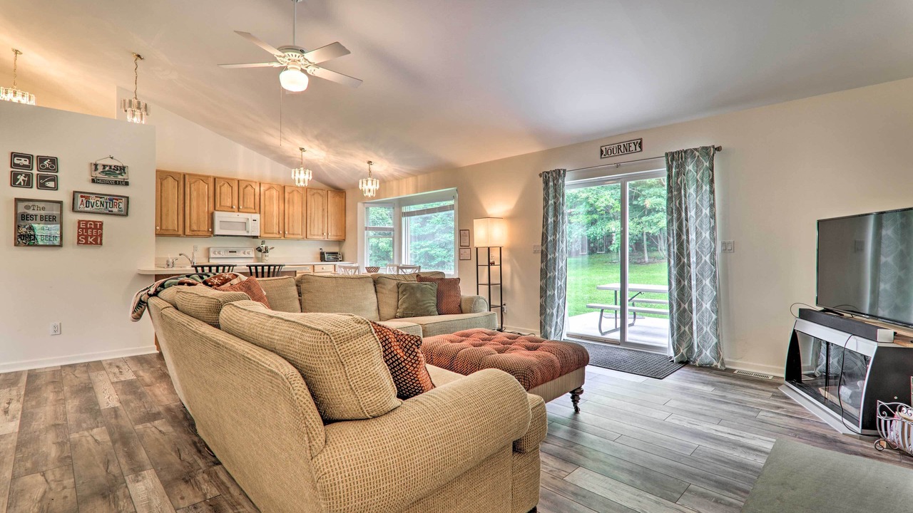 Photo of Livingroom in Thompson