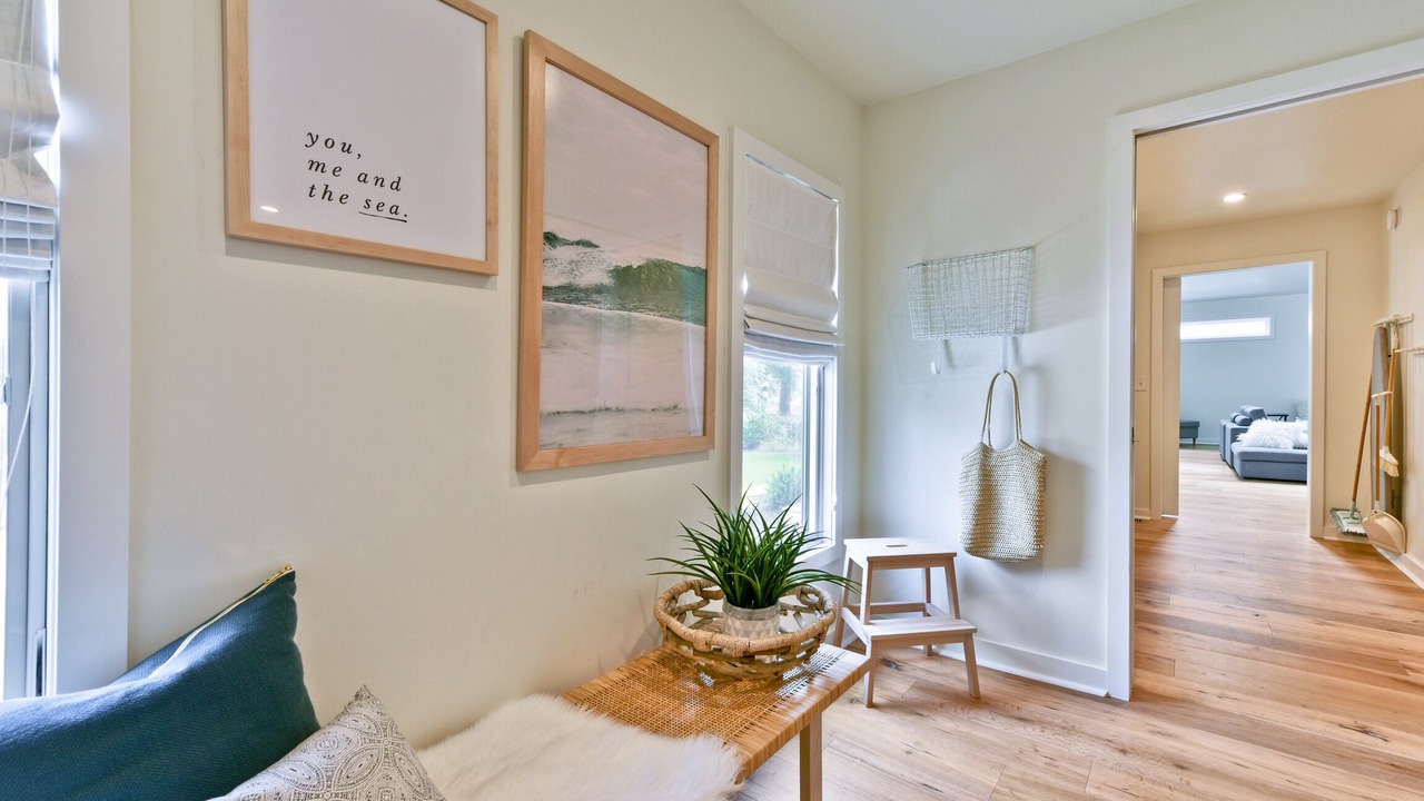 Photo of Livingroom in Northeast Virginia Beach