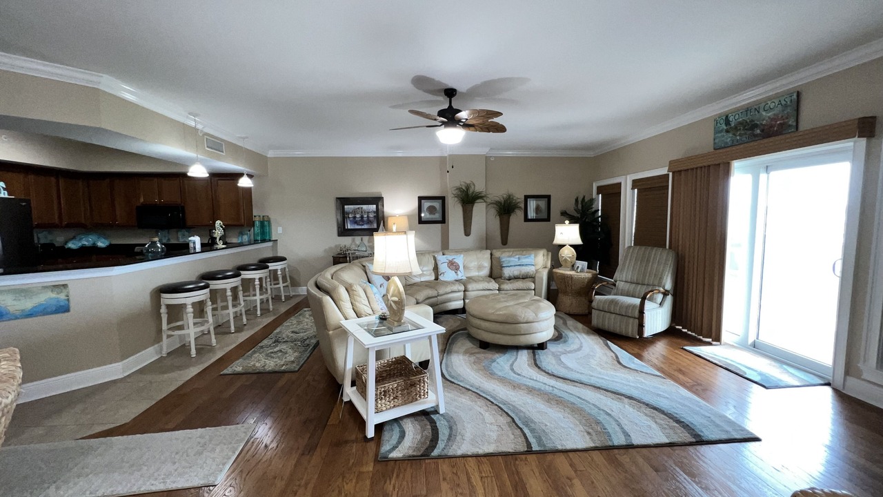 Photo of Livingroom in Mexico Beach
