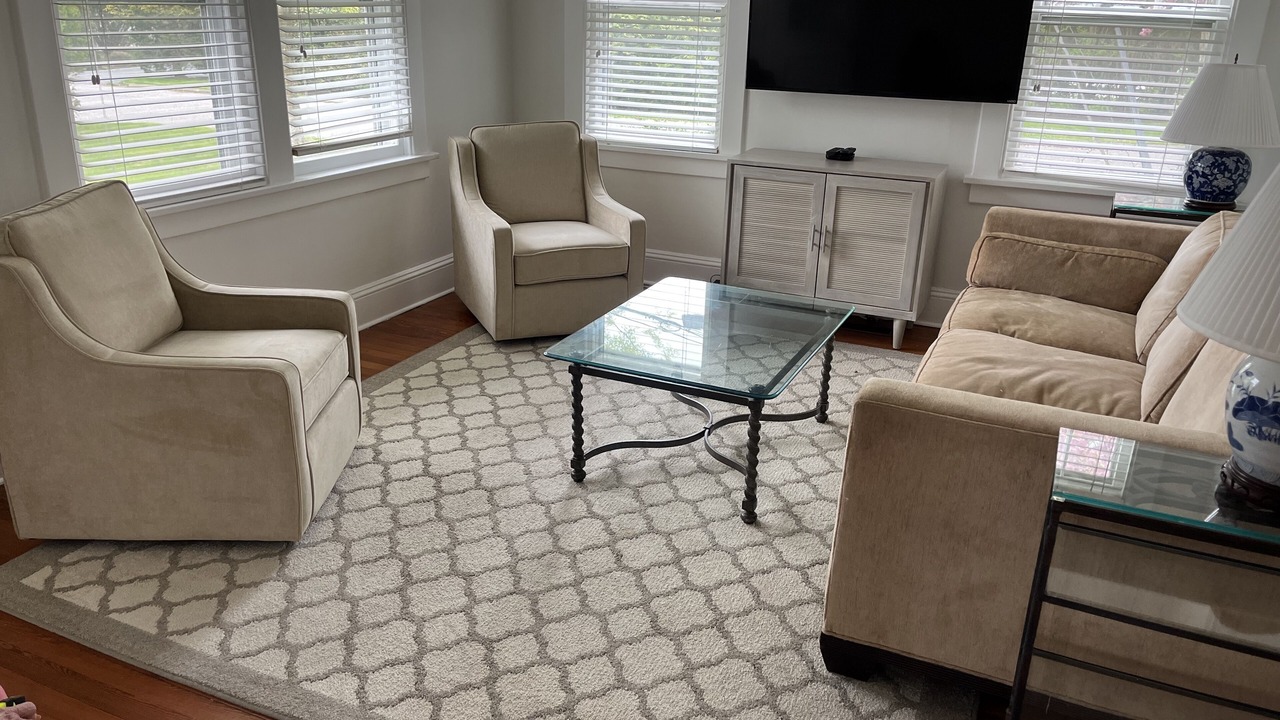 Photo of Livingroom in Village of Southampton