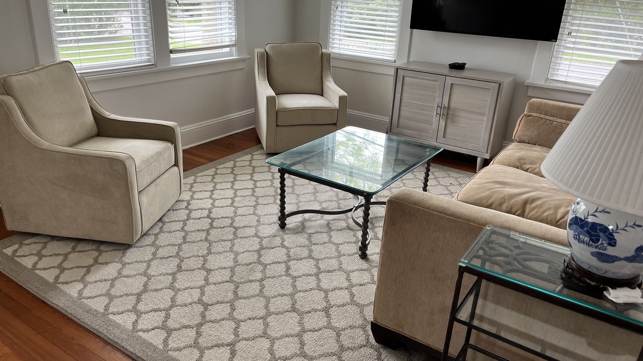 Photo of Livingroom in Village of Southampton