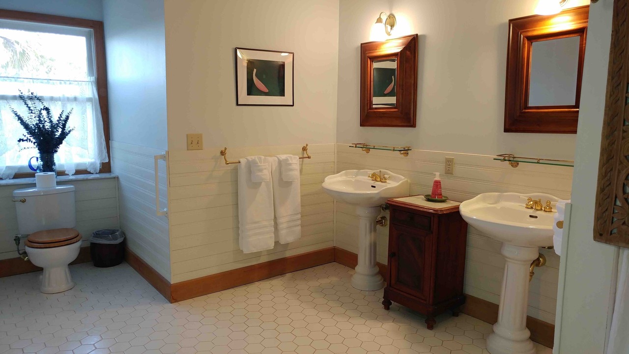 Photo of Bathroom in Old Homosassa