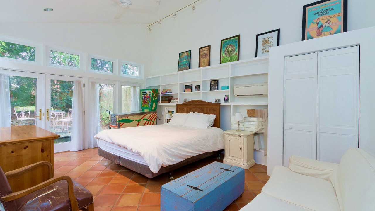Photo of Bedroom in Dupont Circle