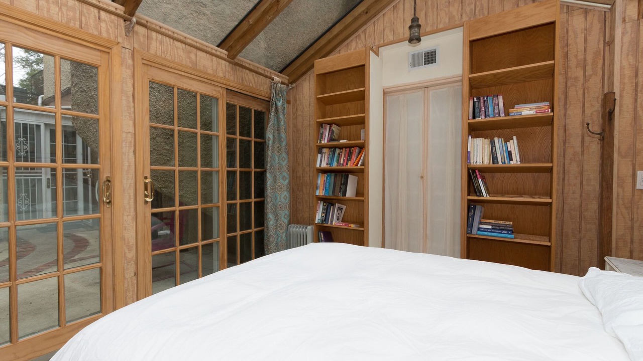 Photo of Bedroom in Dupont Circle