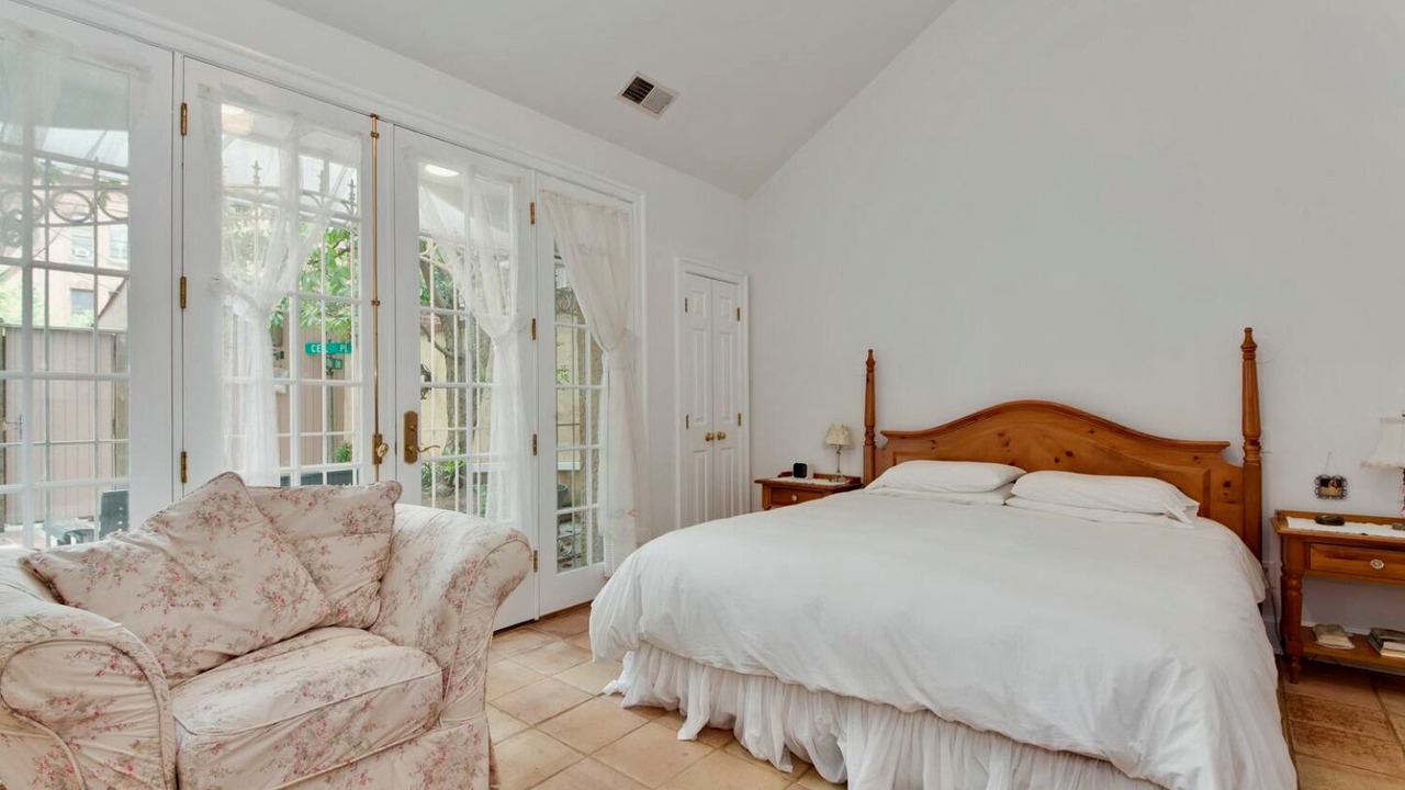 Photo of Bedroom in Dupont Circle