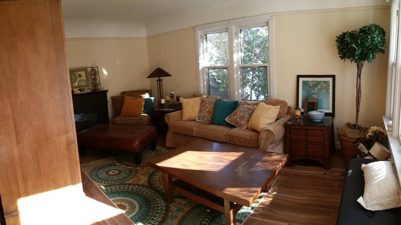 Photo of Livingroom in Downtown Klamath Falls