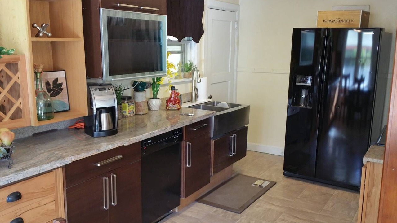 Photo of Kitchen in Downtown Klamath Falls