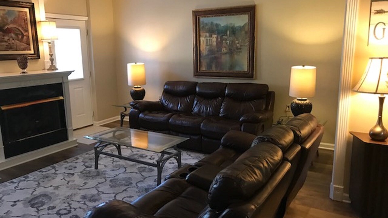 Photo of Livingroom in Tri-Cities