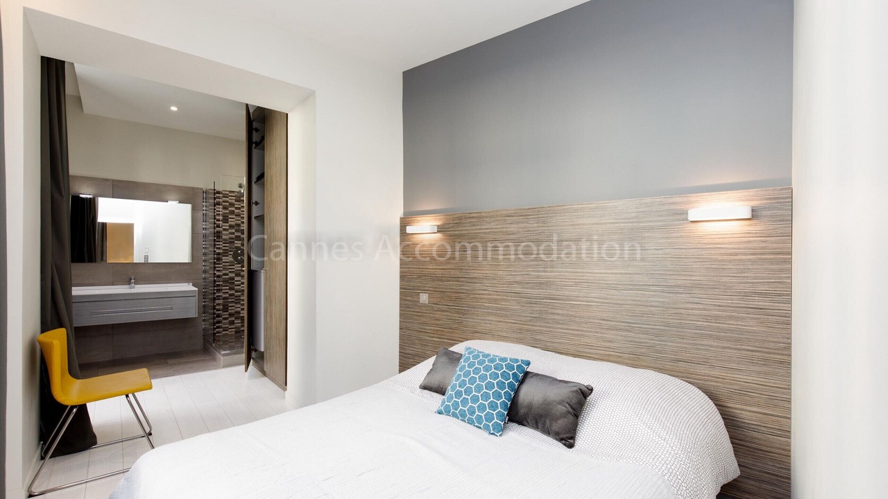 Photo of Bedroom in Cannes City Centre