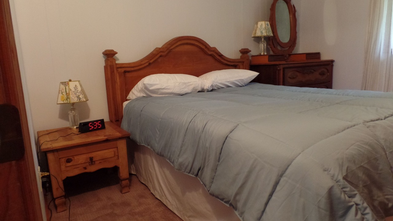 Photo of Bedroom in Gnaw Bone