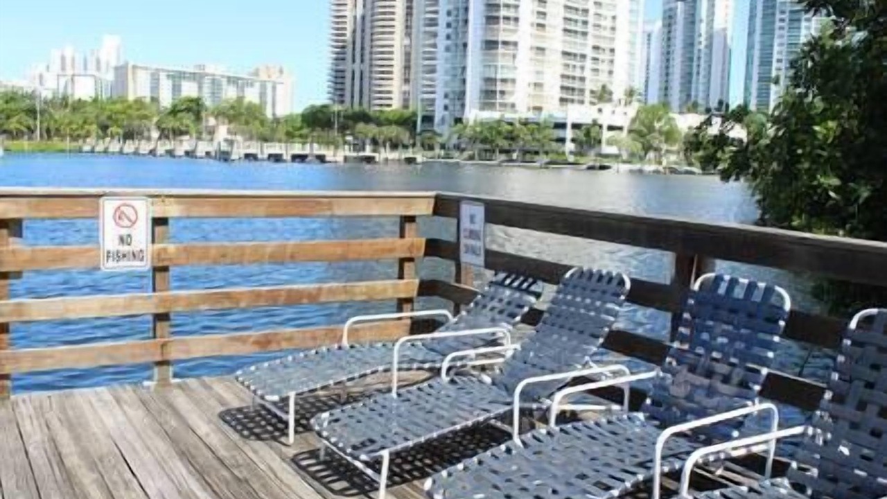 Photo of Others in Aventura