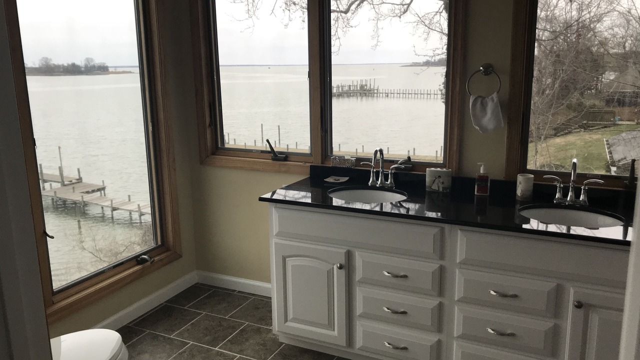 Photo of Bathroom in Colonial Beach
