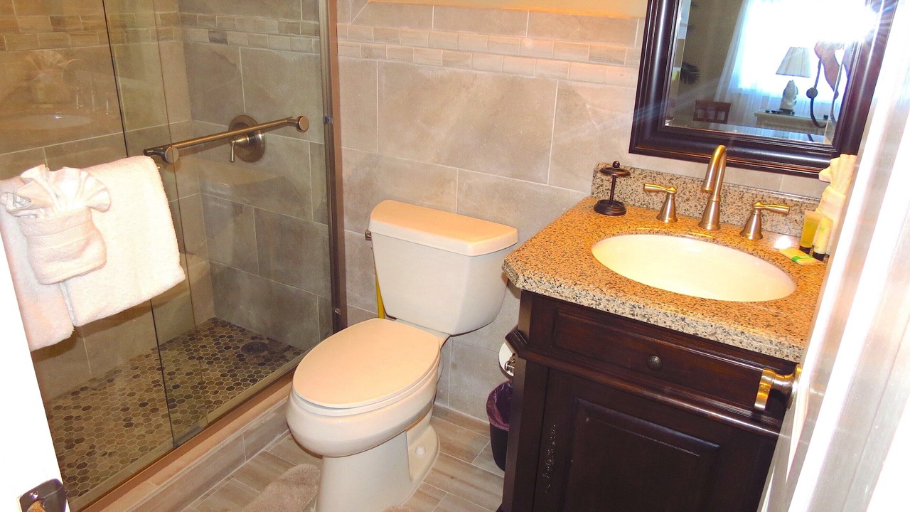 Photo of Bathroom in Marathon