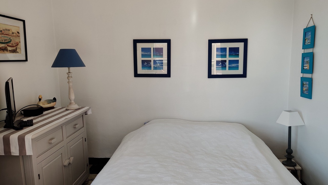 Photo of Bedroom in Douarnenez