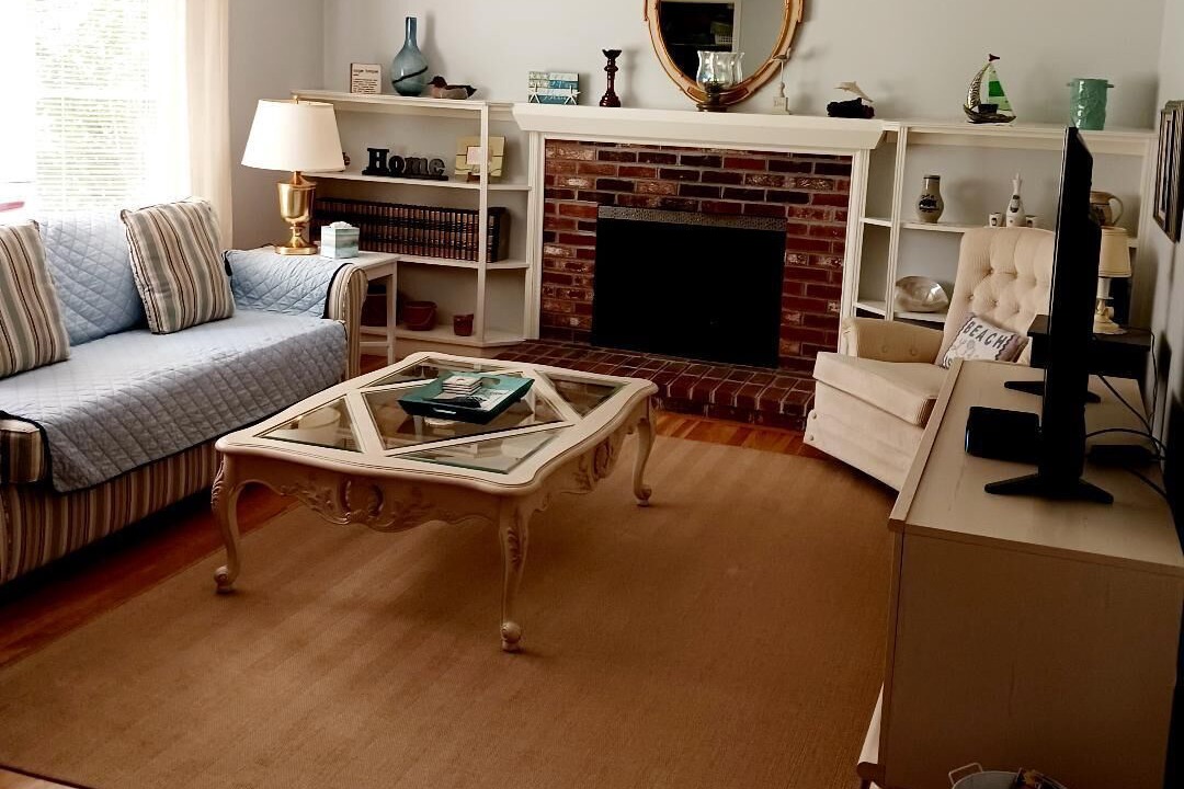 Photo of Livingroom in South Yarmouth