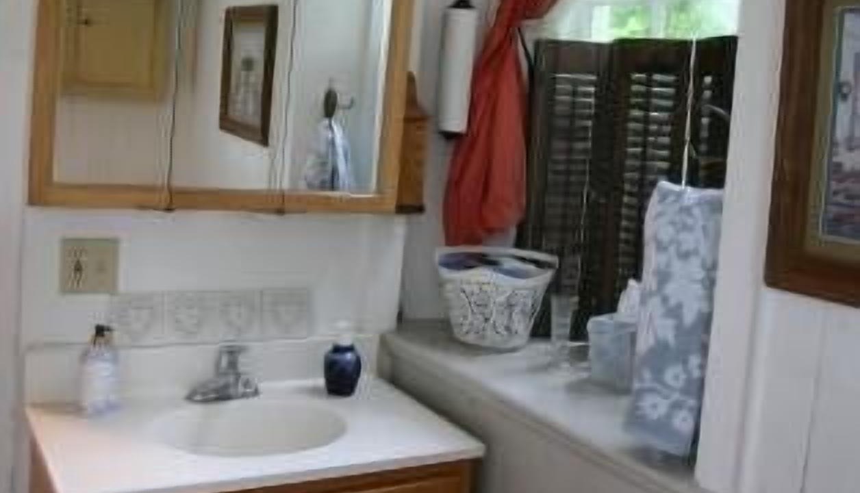 Photo of Bathroom in Lanesborough