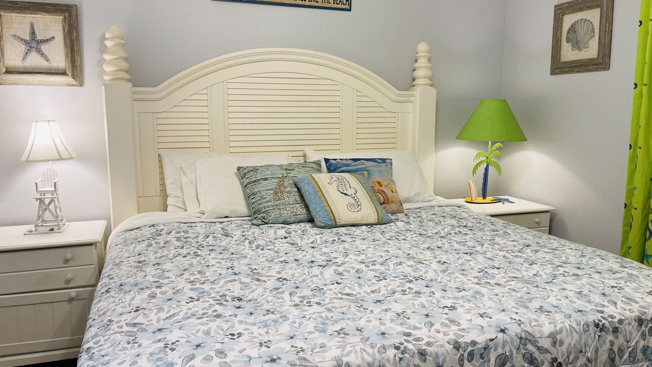 Photo of Bedroom in Miramar Beach