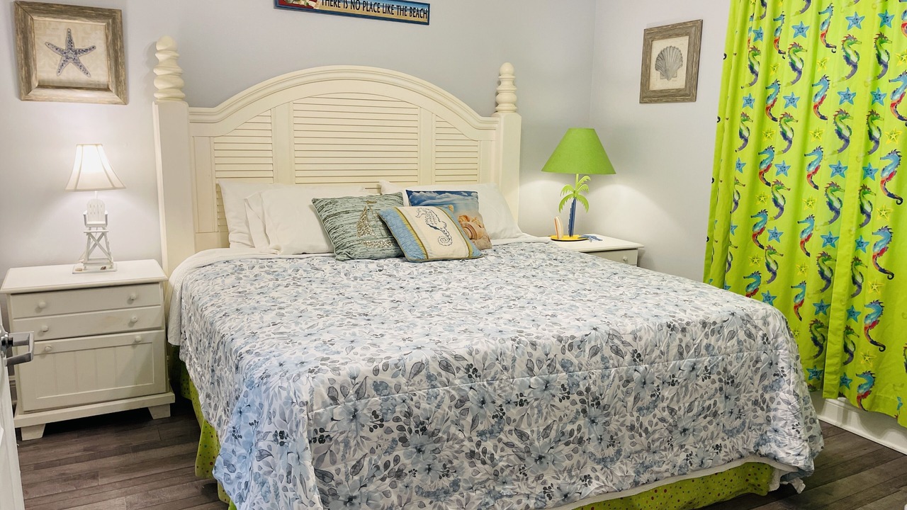 Photo of Bedroom in Miramar Beach
