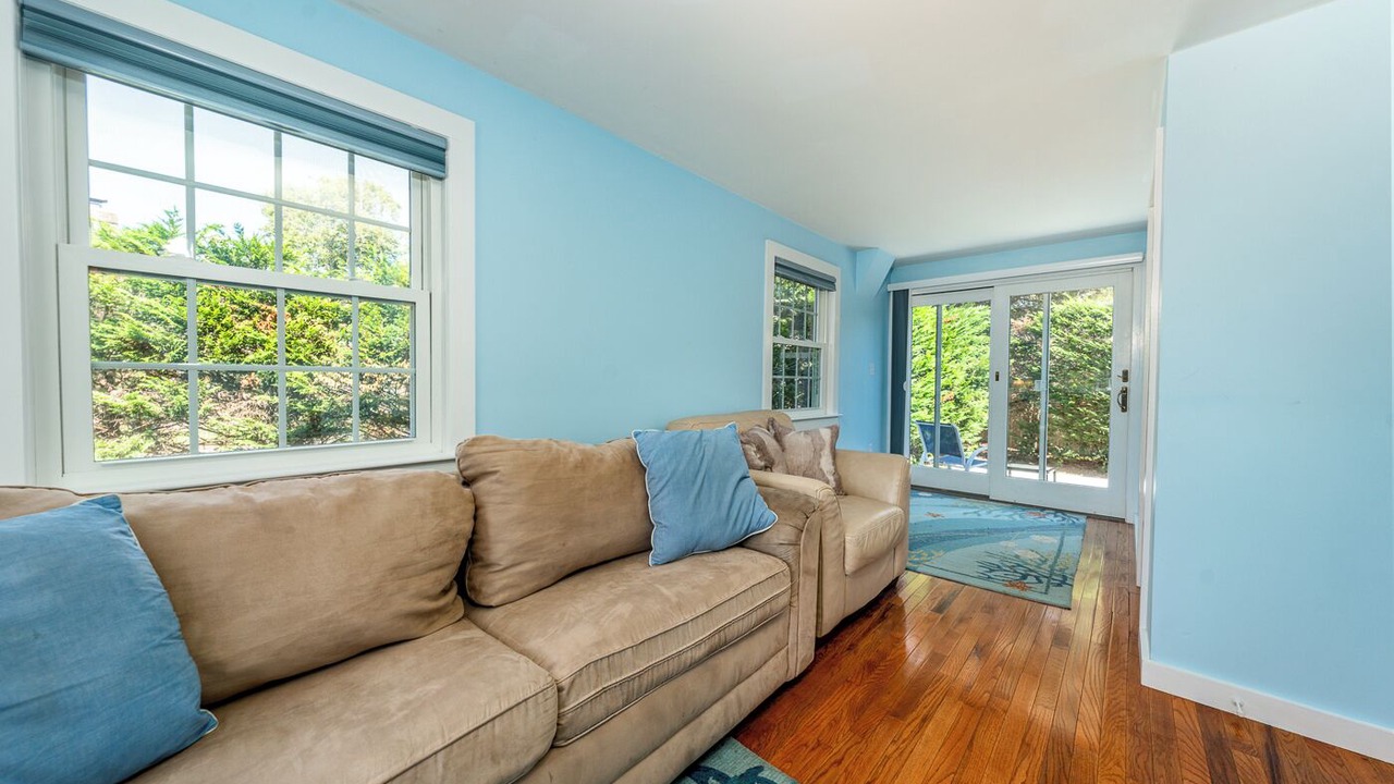 Photo of Livingroom in Dennis Port