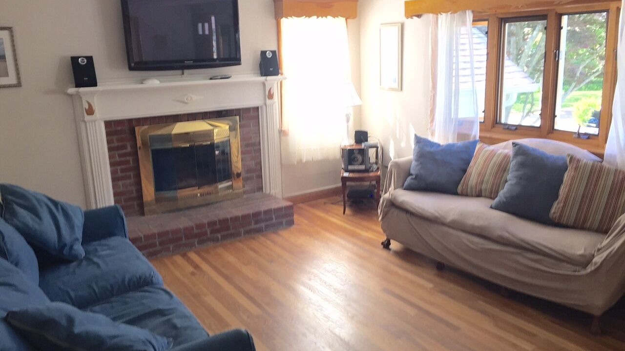 Photo of Livingroom in Dennis