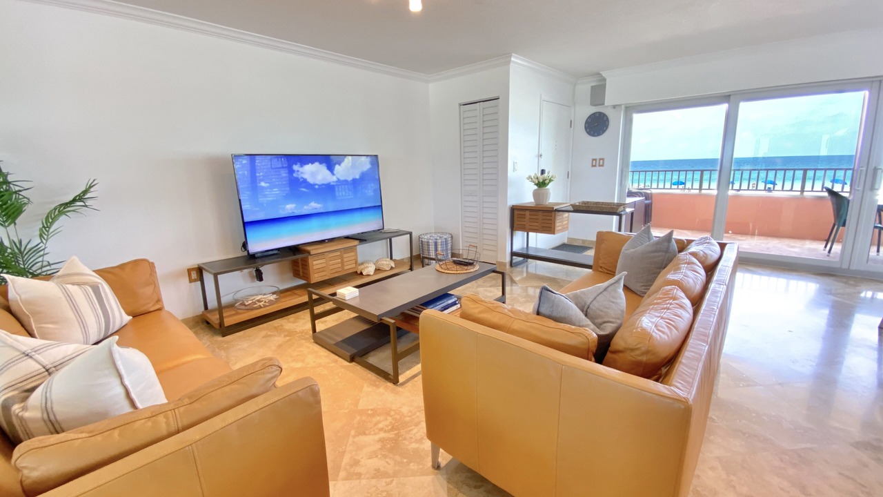 Photo of Livingroom in Bradenton Beach