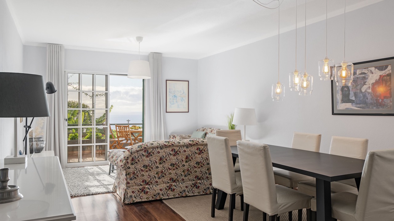 Photo of Livingroom in Garajau