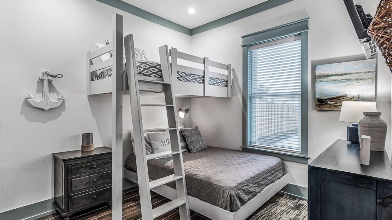 Photo of Bedroom in Hollywood Beach