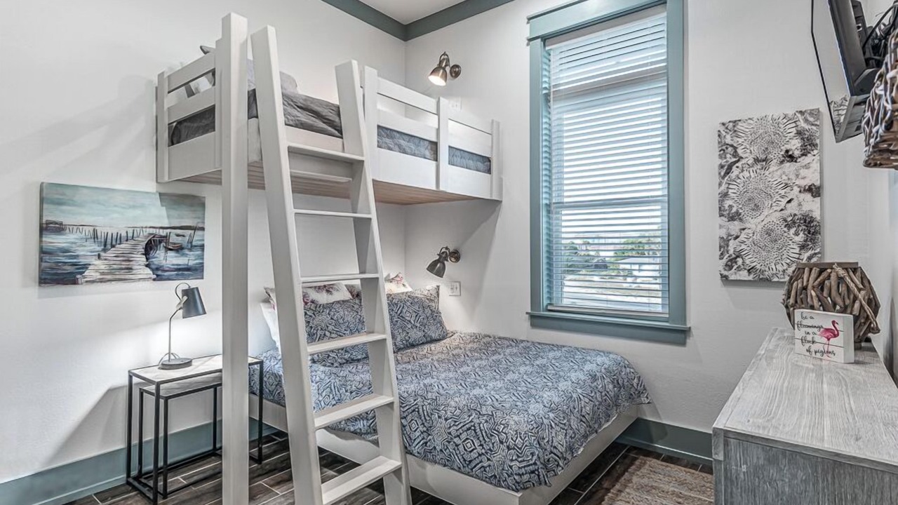 Photo of Bedroom in Hollywood Beach