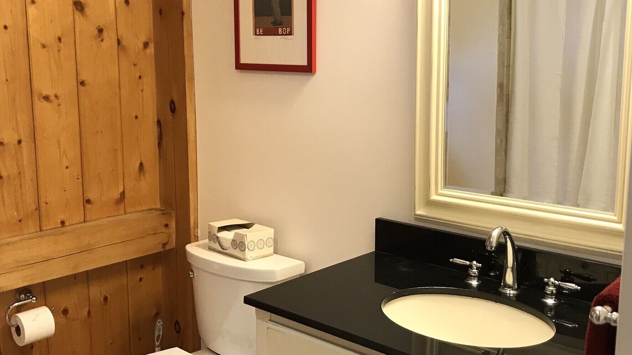 Photo of Bathroom in Lee