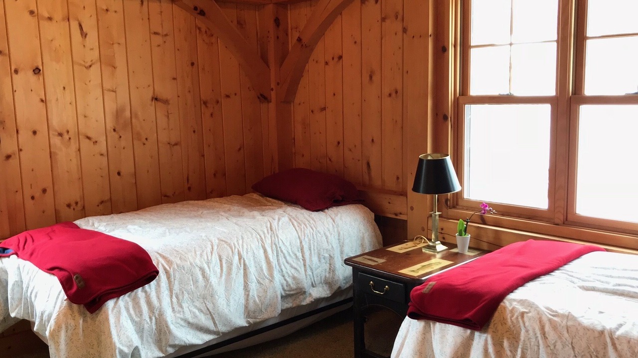 Photo of Bedroom in Lee