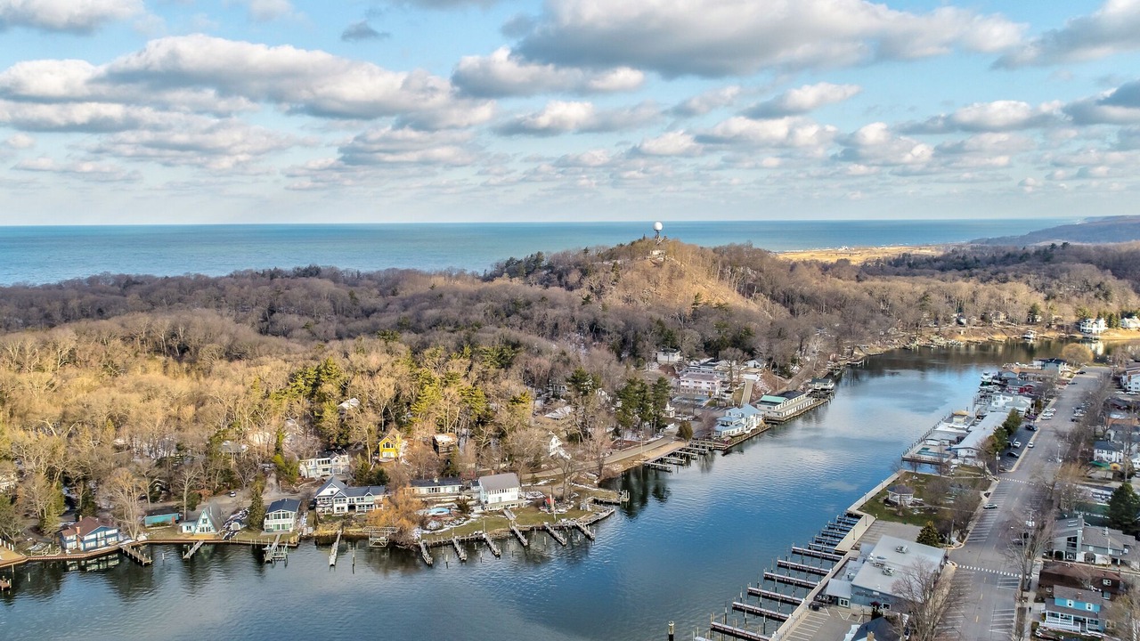 Photo of Others in Saugatuck