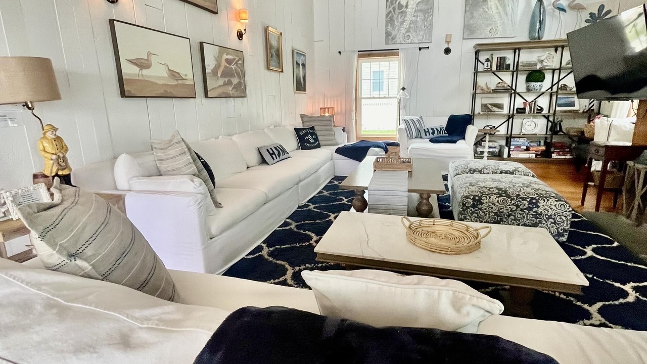 Photo of Livingroom in A-Zone