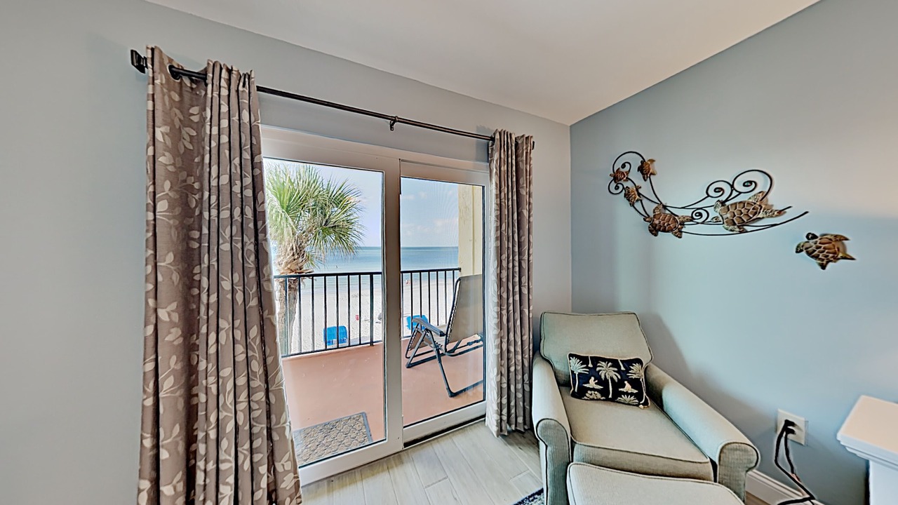 Photo of Livingroom in Madeira Beach
