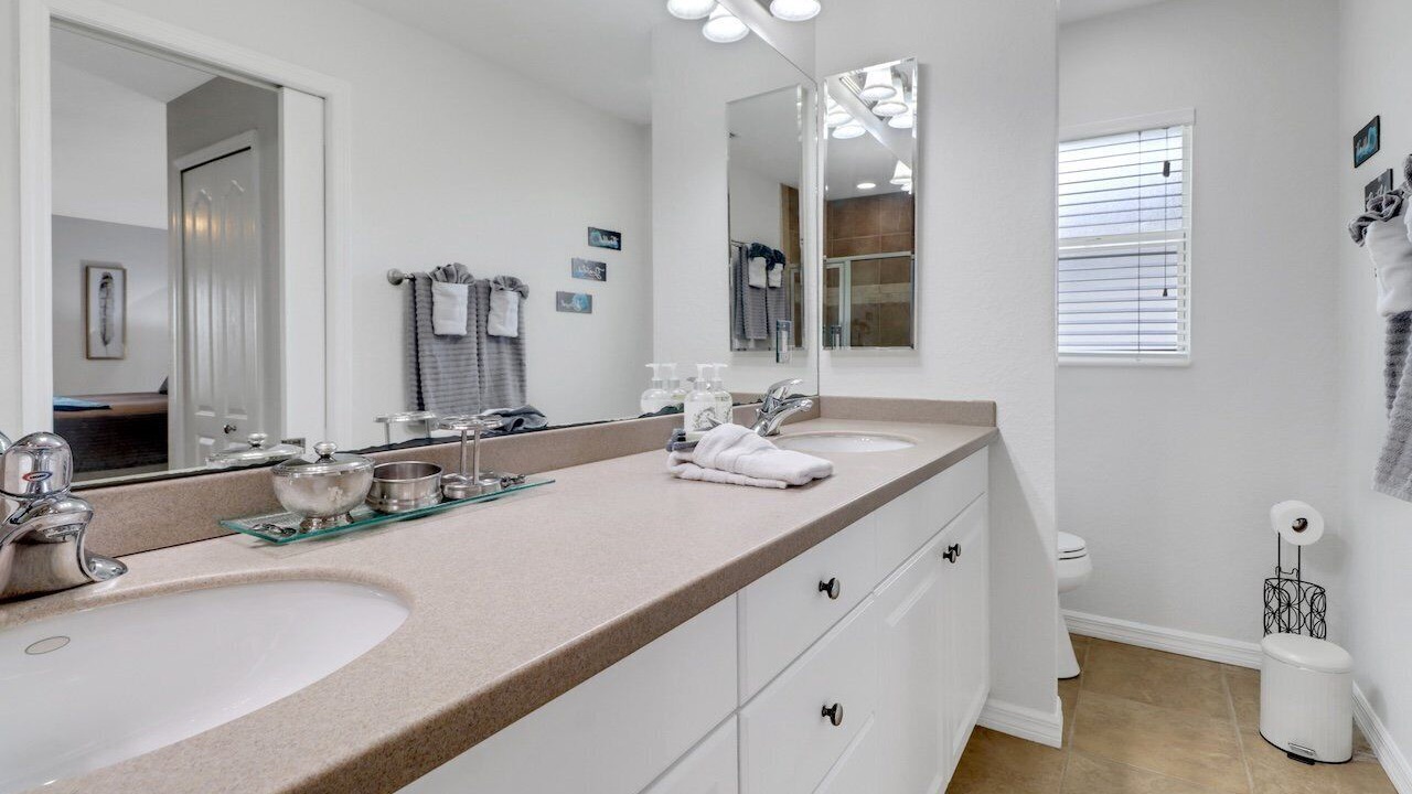 Photo of Bathroom in Trafalgar