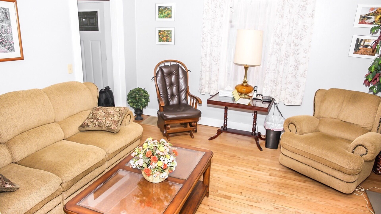 Photo of Livingroom in Dan River