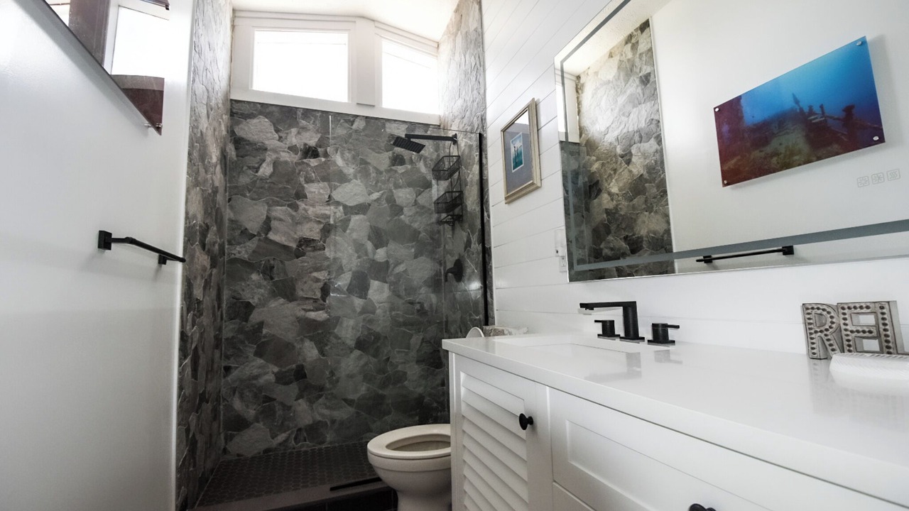 Photo of Bathroom in Marathon