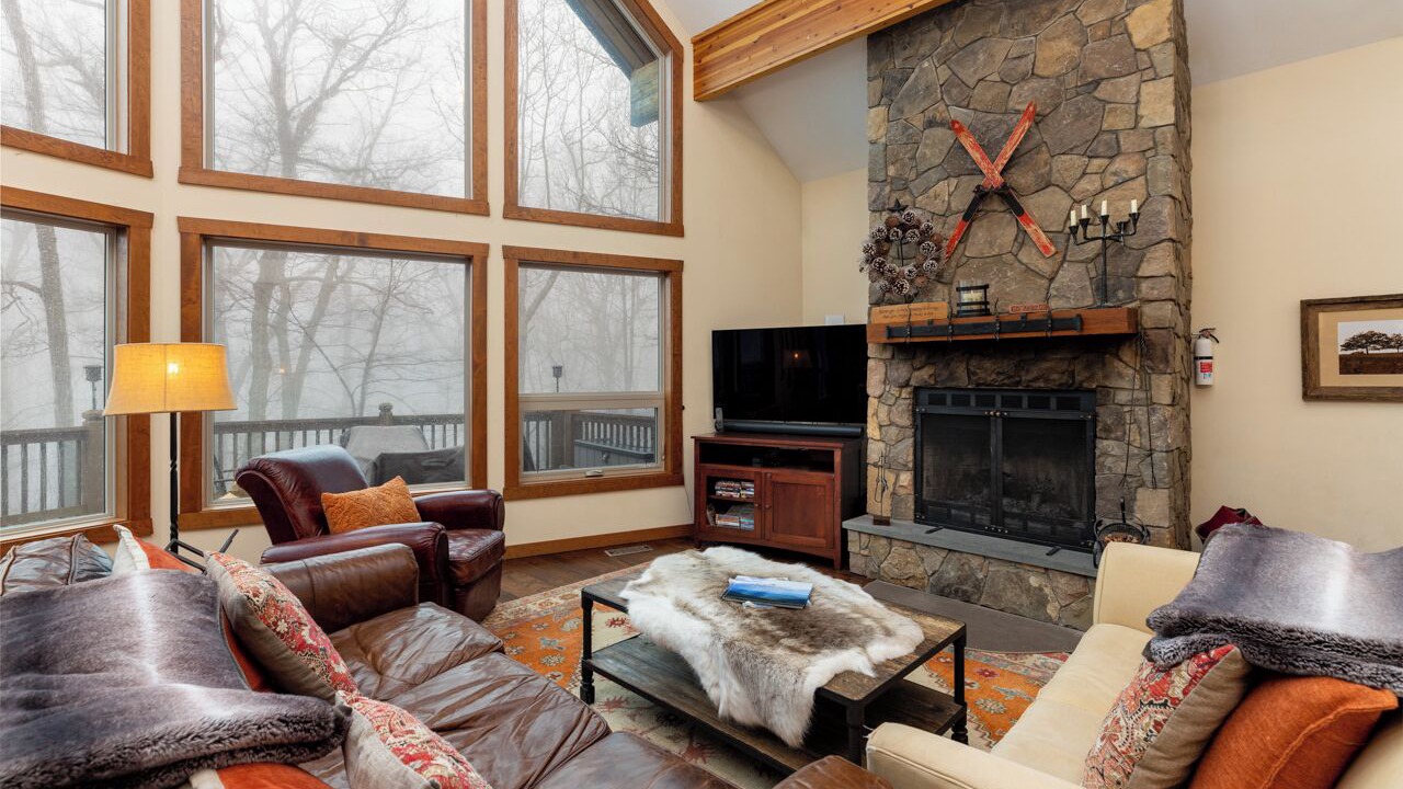 Photo of Livingroom in Nellysford