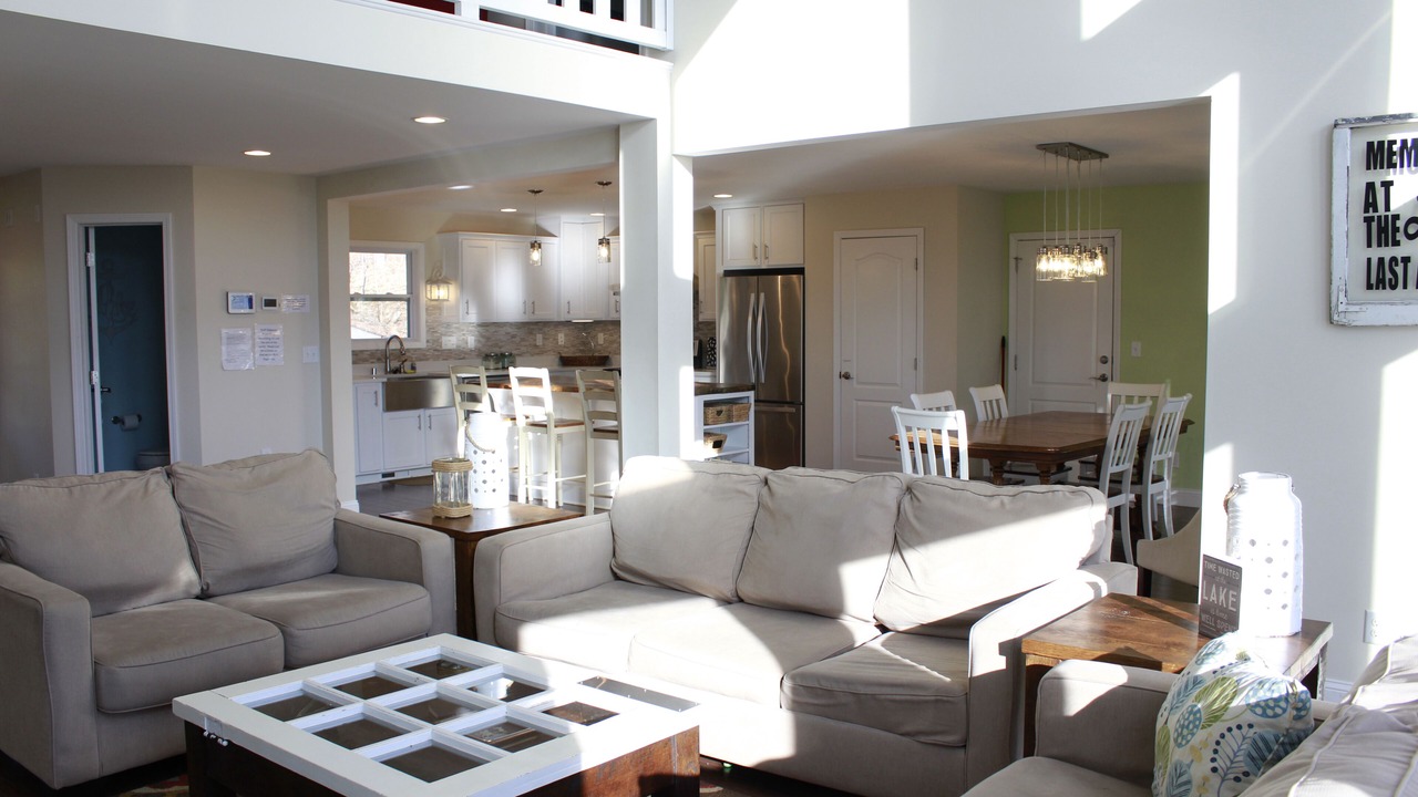 Photo of Livingroom in Falls of Rough