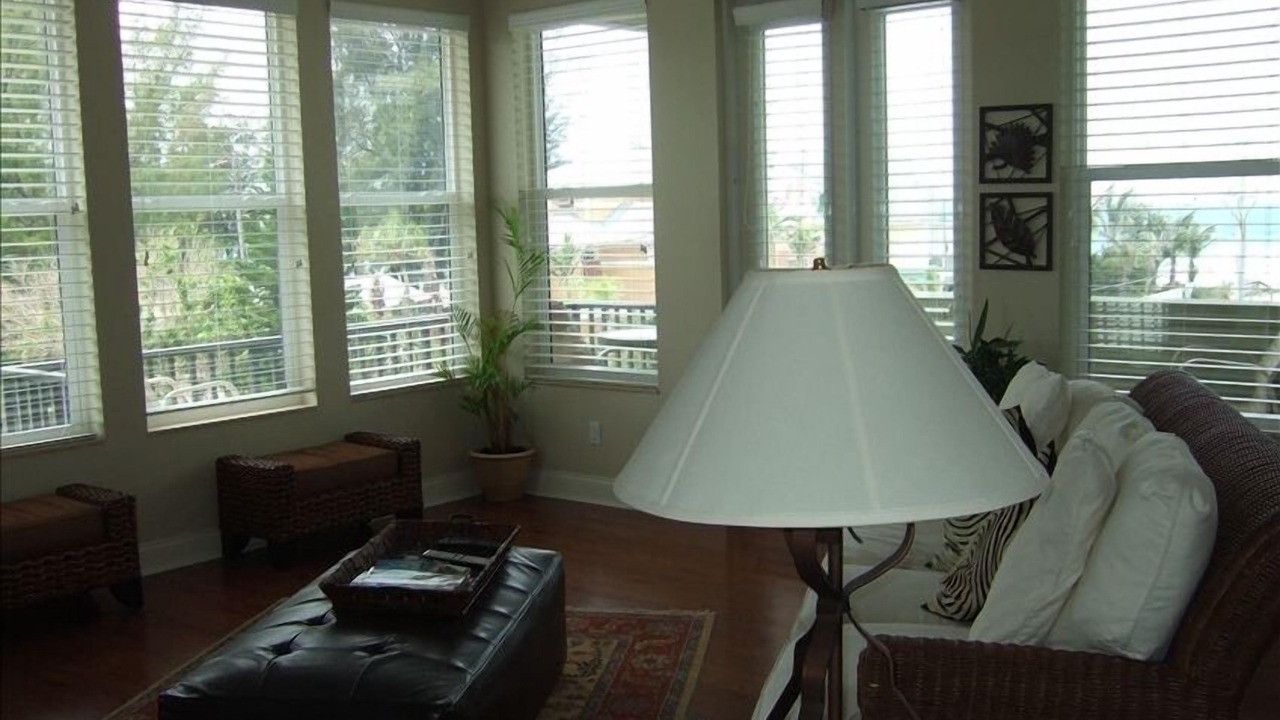 Photo of Livingroom in Holmes Beach