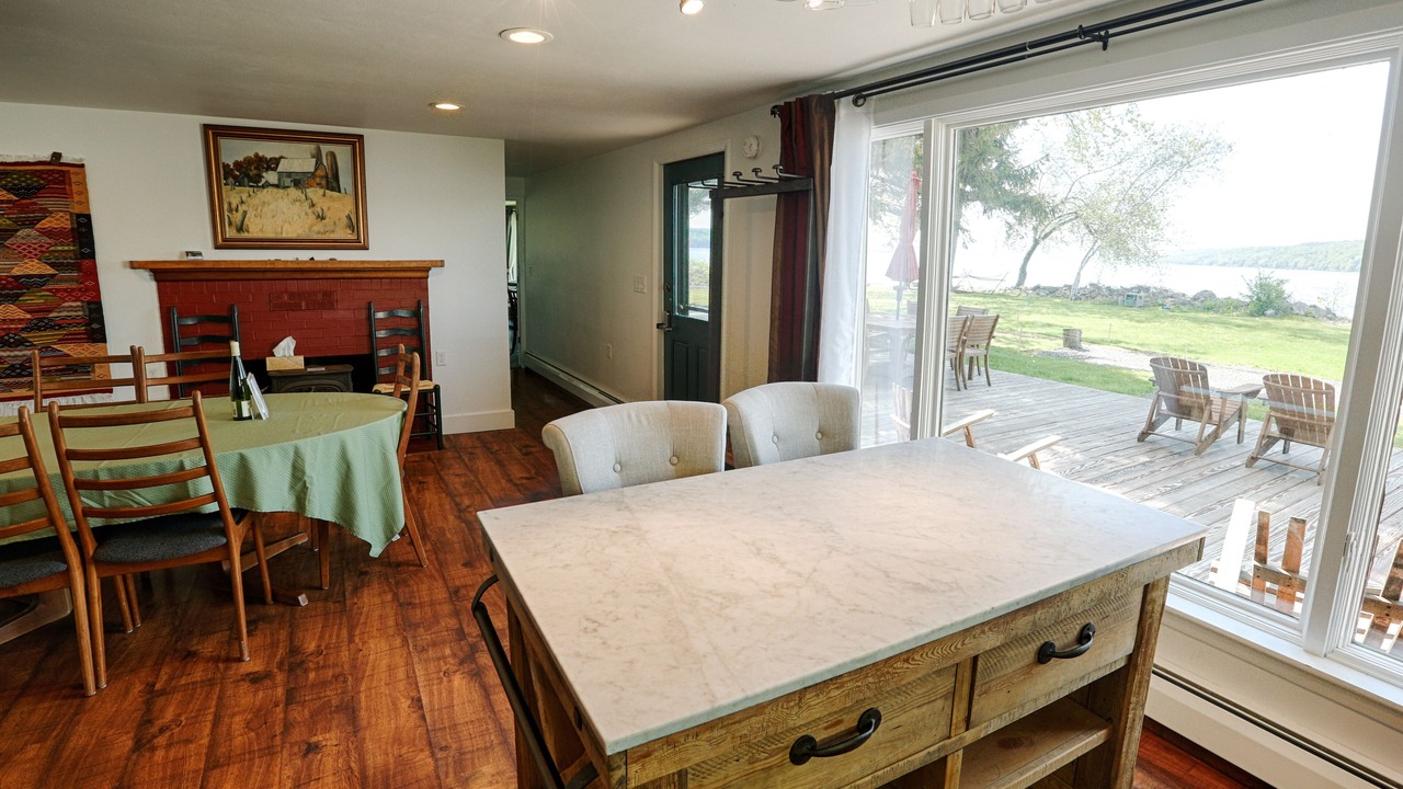 Photo of Livingroom in Lansing