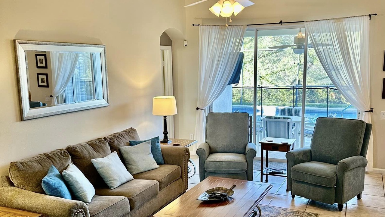 Photo of Livingroom in Windsor Palms