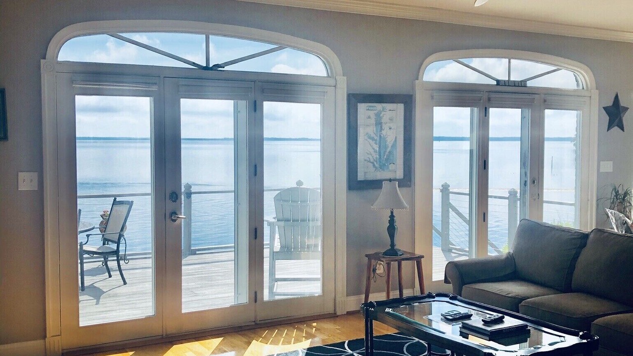 Photo of Livingroom in Surry
