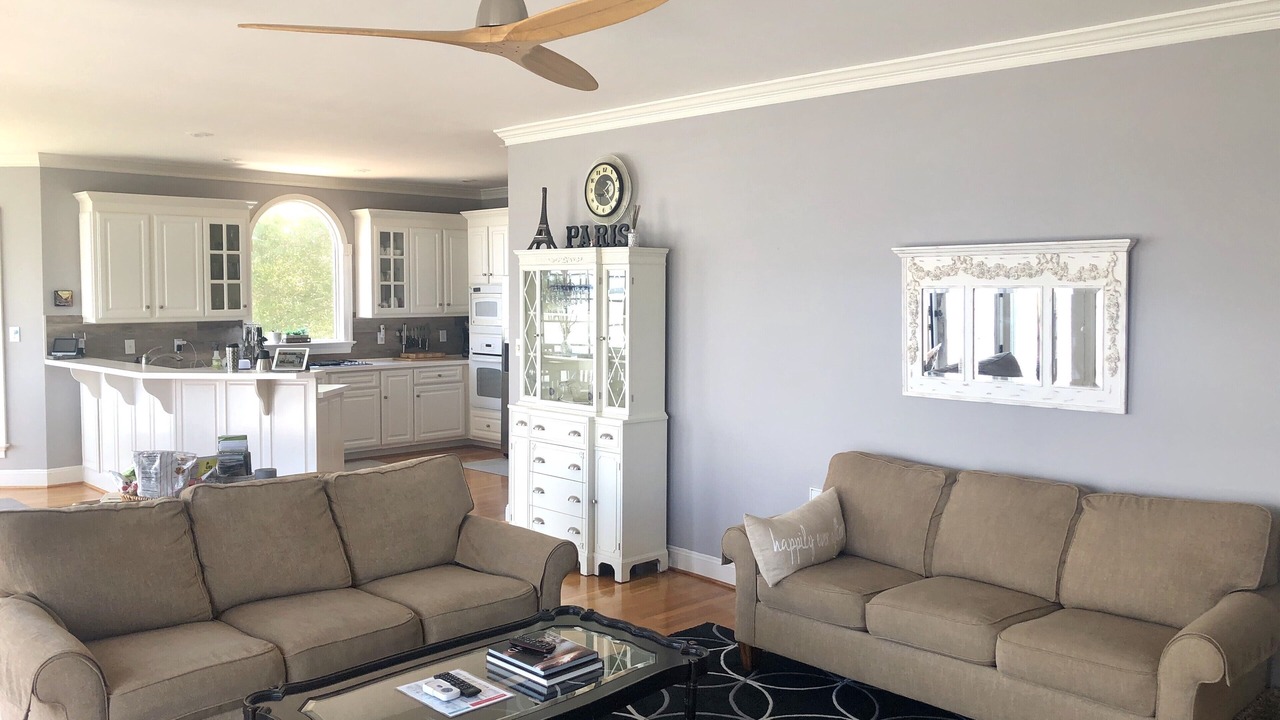 Photo of Livingroom in Surry