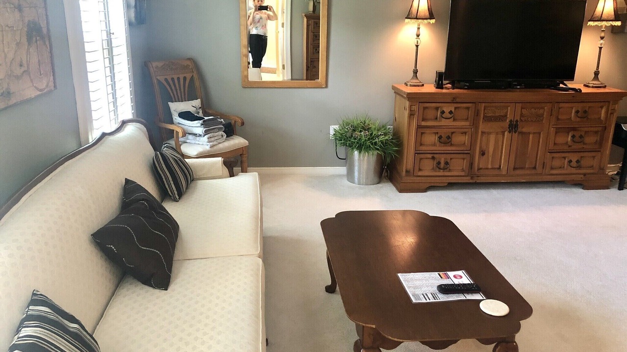 Photo of Livingroom in Surry