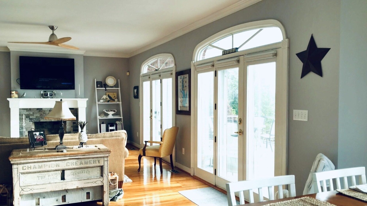 Photo of Livingroom in Surry