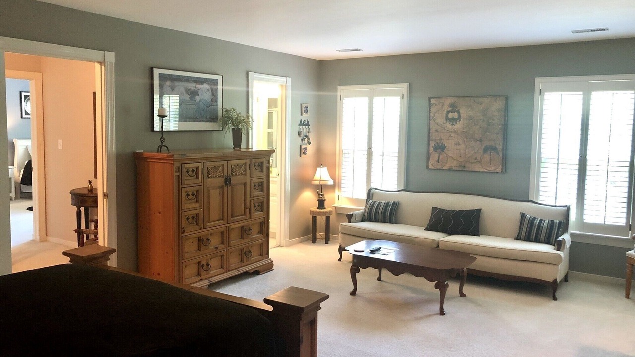 Photo of Livingroom in Surry